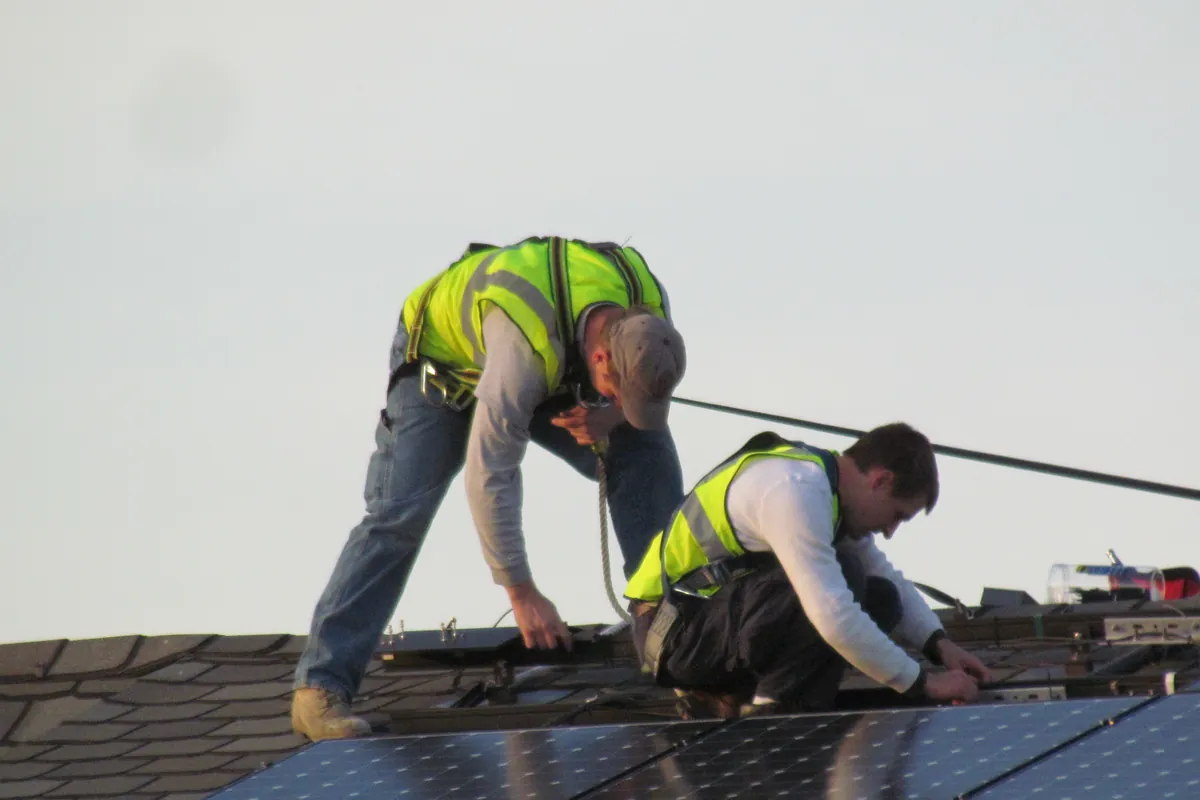 Placas solares fotovoltaicas en una vivienda